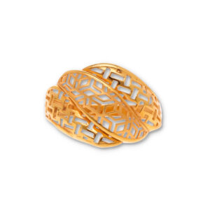 Classic Gold Ring with Elegant Finish