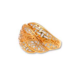 Classic Gold Ring with Elegant Finish