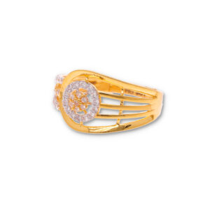 Classic Gold Ring with Elegant Finish