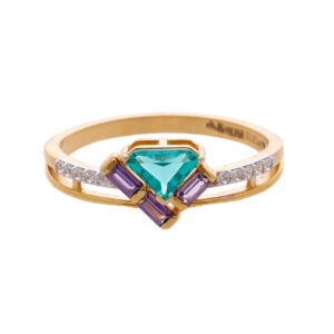 Classic Gold Ring with Elegant Finish