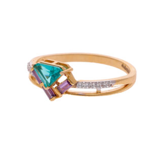 Classic Gold Ring with Elegant Finish