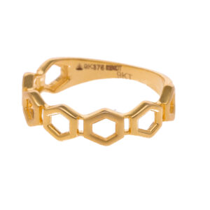Classic Gold Ring with Elegant Finish